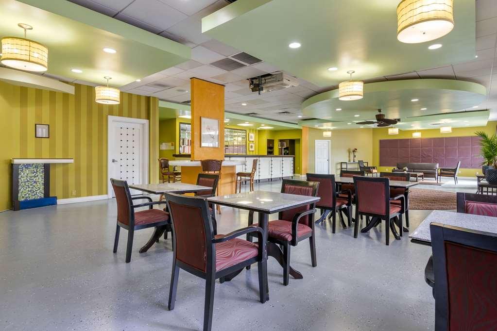 Clarion Inn Брансвік Ресторан фото